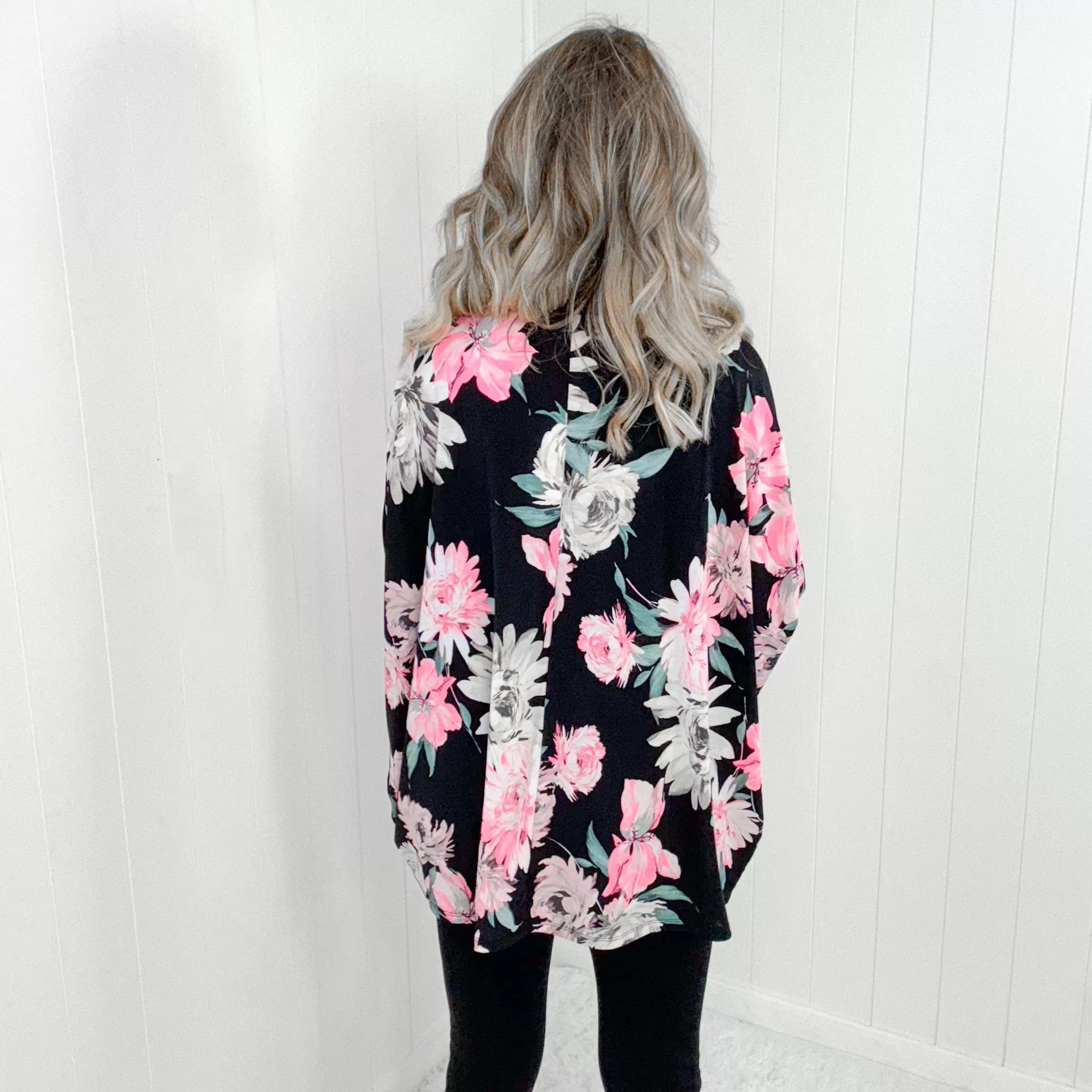 Dear Scarlett Essential Blouse in Black Floral