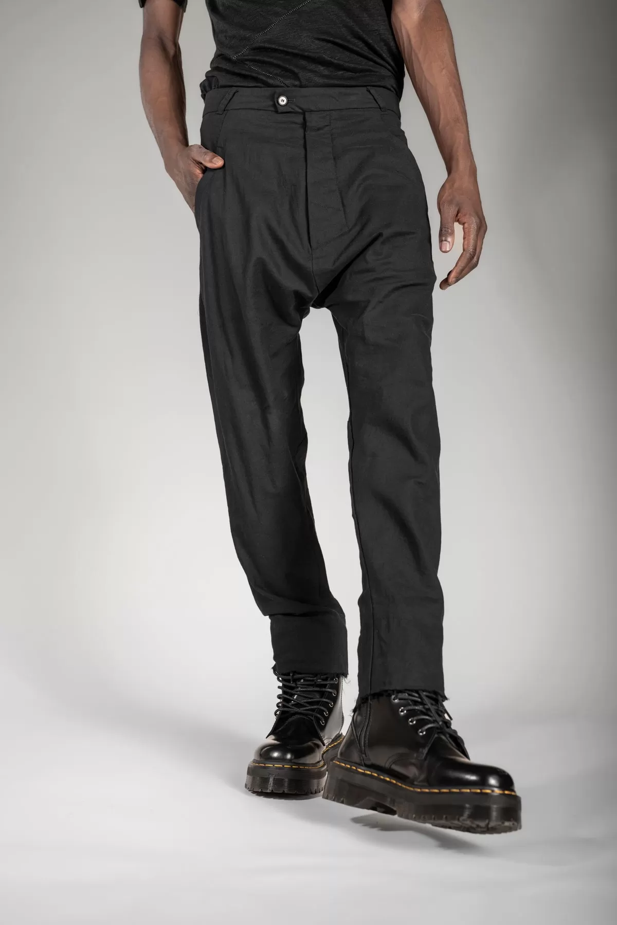 eigensinnig wien | Allegro | Elegante Drop Crotch Pants für Herren und Damen in Schwarz