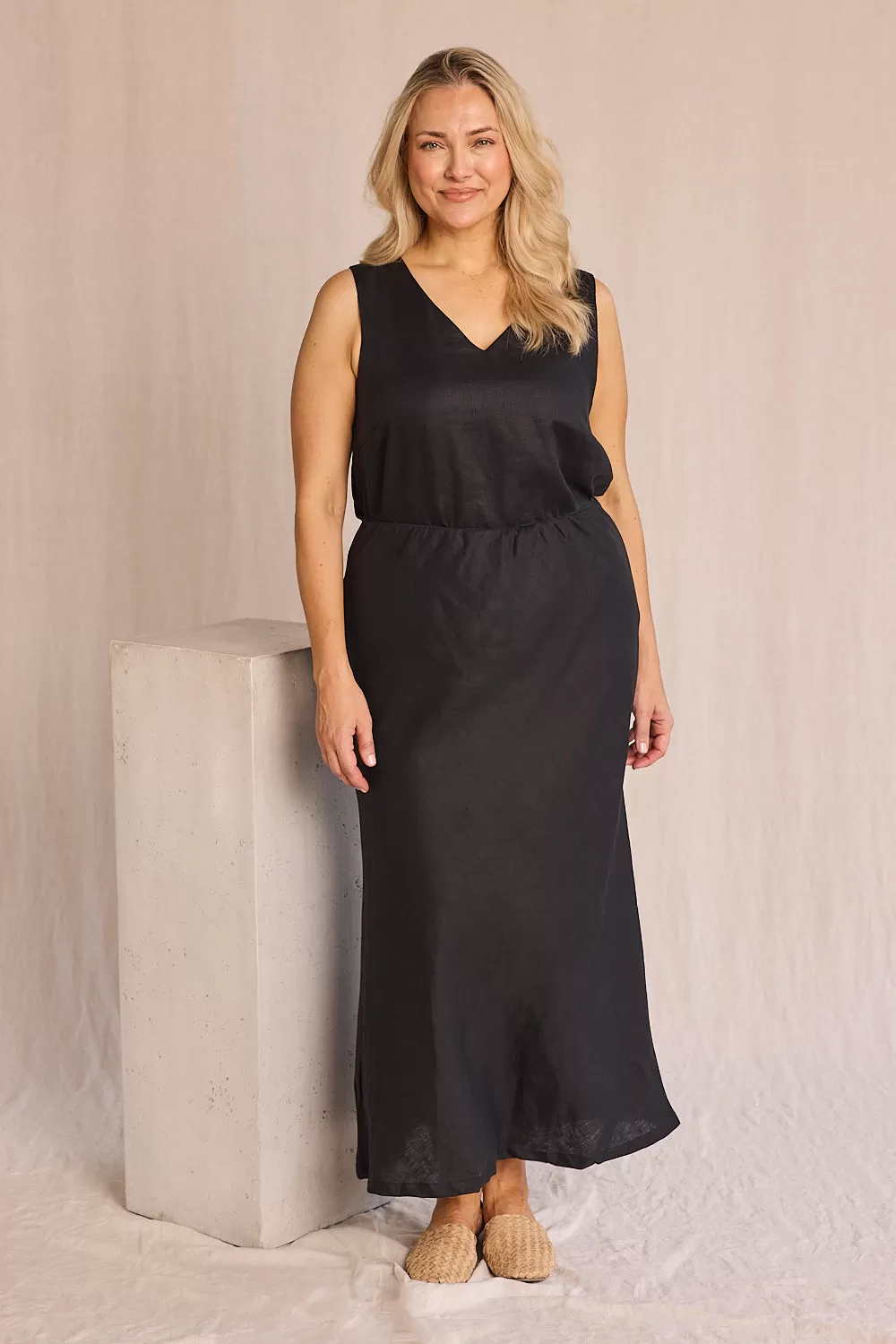 Ember Linen Cami in Black