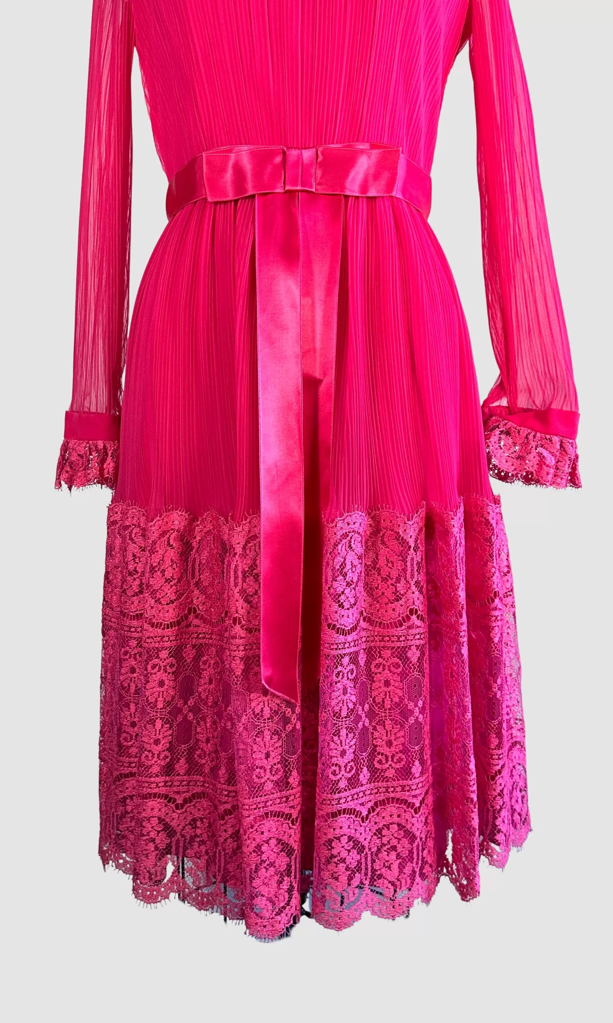 MISS ELLIETTE California 60s Hot Pink Dress w/ Chantilly Lace  Small