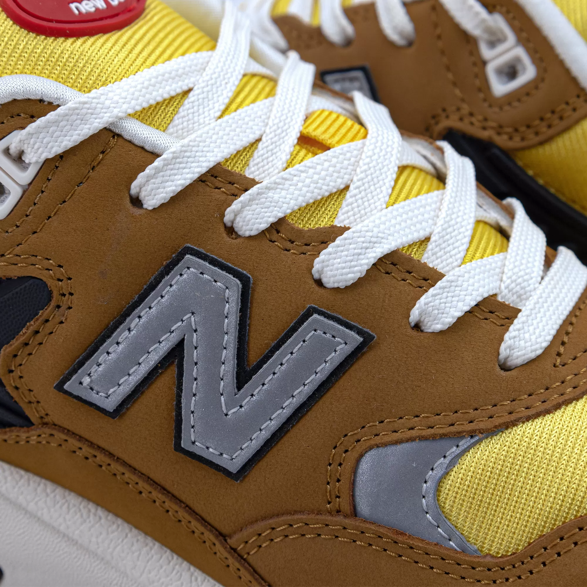 New Balance 580 Workwear/Honeycomb/Raw Cashew Yolk MT580AB2